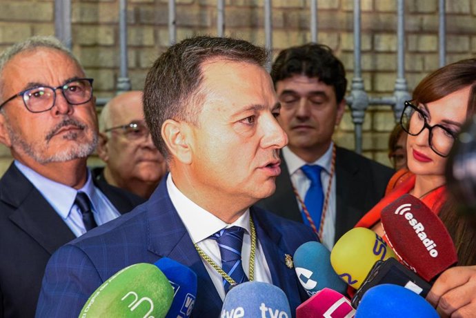 Archivo - El alcalde de Albacete, Manuel Serrano.