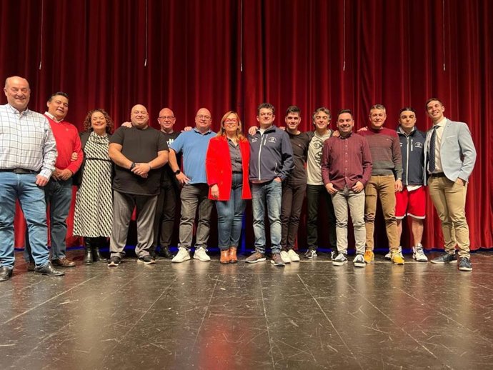 La viceconsejera de Cultura y Deportes, Carmen Teresa Olmedo, asiste a la 'XXI edición de las Chirigotas del carnaval de Campo de Criptana'.