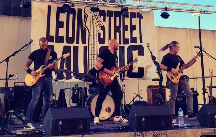 El grupos 'Malos Versos', que presenta su primer disco de estudio, 'Salir corriendo'.