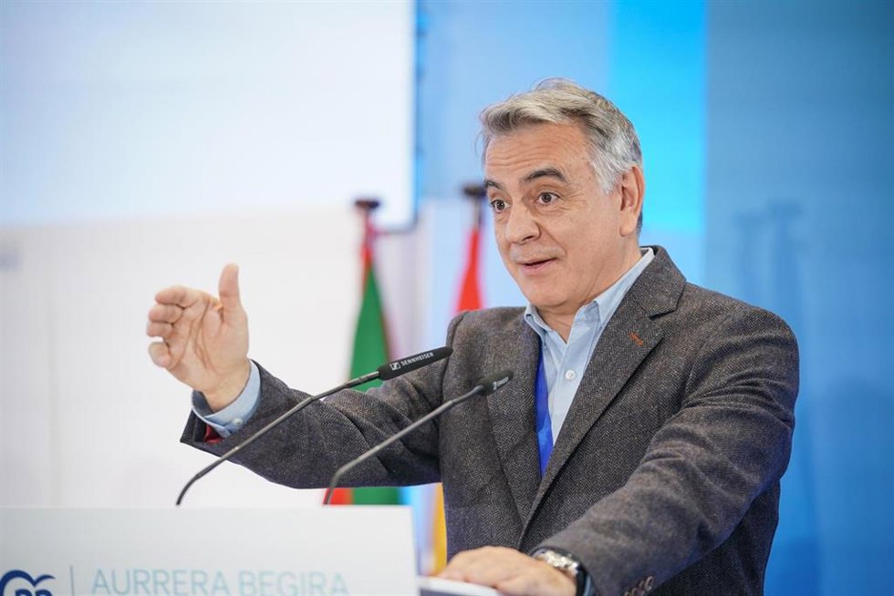 Archivo - El nuevo presidente del PP vasco, Javier de Andrés