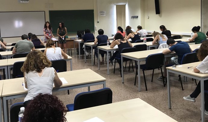 Archivo - Oposiciones a Secundaria, opositores, exámenes