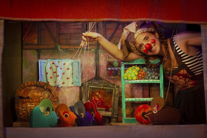 La Sala L'Horta fomenta la lectura desde la primera infancia con el espectáculo de títeres y clown 'Ratolins de colors'