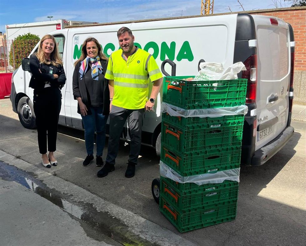 Mercadona colabora con la residencia de ancianos Elvira Otal, de Ejea de los Caballeros, Zaragoza.