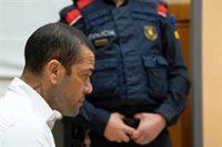 Alves pide anular su juicio porque un "juicio paralelo" ha vulnerado su presunción de inocencia