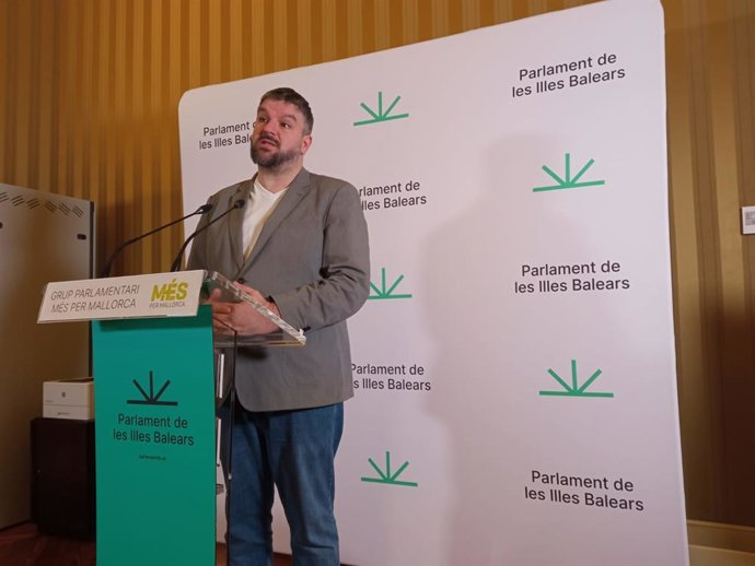 El portavoz de MÉS per Mallorca en el Parlament, Lluís Apesteguia.
