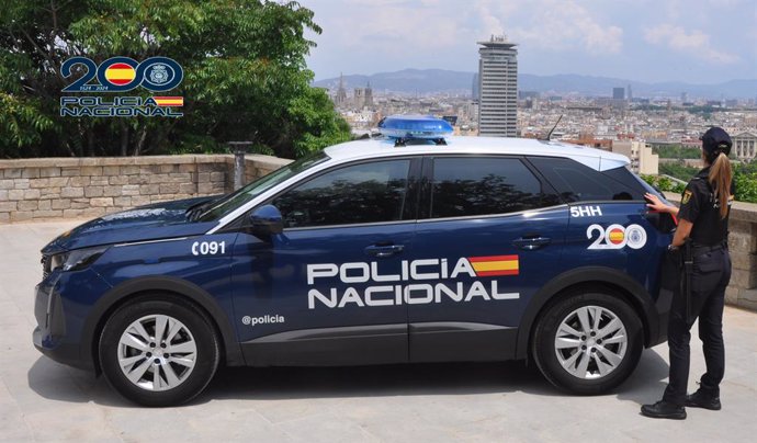Archivo - Un cotxe de la Policia Nacional a Barcelona