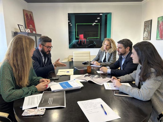 El Ayuntamiento de Marratxí intercambia ideas con Cort para promocionar el municipio en Palma a través de la cerámica