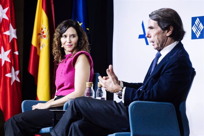 Aznar y Ayuso han compartido estas reflexiones en el Aula de Liderazgo del Máster Oficial en Acción Política, impartido por el Instituto Atlántico de Gobierno (IADG) y la Universidad Francisco de Vitoria.