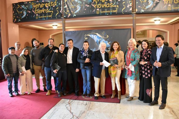 Presentación de la revista 'Artesanos, la otra mirada del carnaval'.