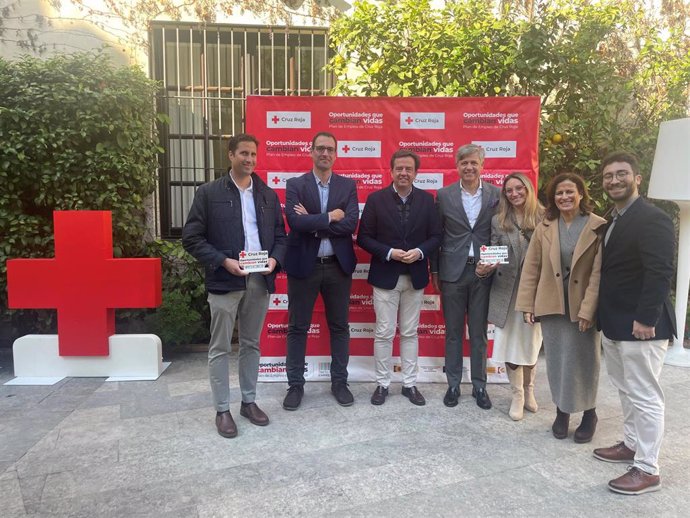 Cruz Roja reconoce a DS Smith Packaging Lucena por su plan de formación de empleo para mujeres.