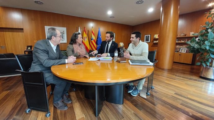 La Diputación de Huesca estudia su colaboración con la rehabilitación del camping de Zuriza