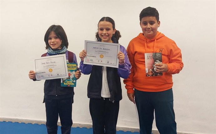 Martina Luis Domínguez, alumna del Centro de Educación Infantil y Primaria (CEIP) Camino Largo, en La Laguna (Tenerife), será la representante canaria en la final del concurso estatal 'Los pequeños gigantes de la lectura'