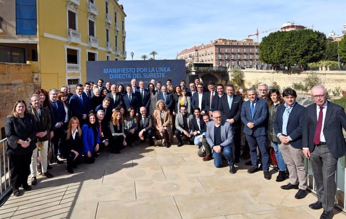 Constitución del Grupo Ferroviario Conexión Sureste