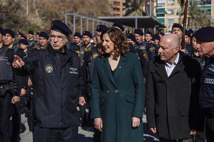 L'alcaldessa de Valncia, María José Catalá, durant la presentació de la nova Unitat de Seguretat, Suport i Prevenció de la Policia Local de Valncia. 