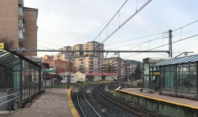 Archivo - Estación de tren de Torrelavega. Vías