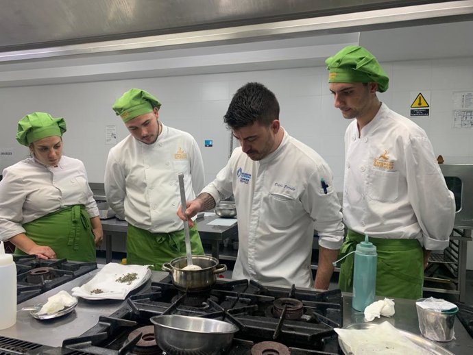 Darío Parada en la Escuela de Hostelería de Diputación.