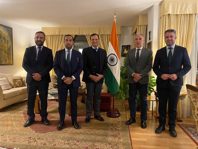 Reunión del PP de Málaga y la Embajada y Cámara de Comercio de la India