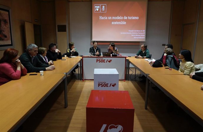 Charla-debate sobre el futuro del turismo en Granada capital