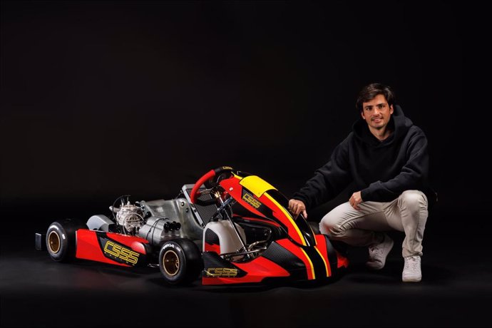 Carlos Sainz presenta su gama de productos de karting 'CS55 Racing Kart'