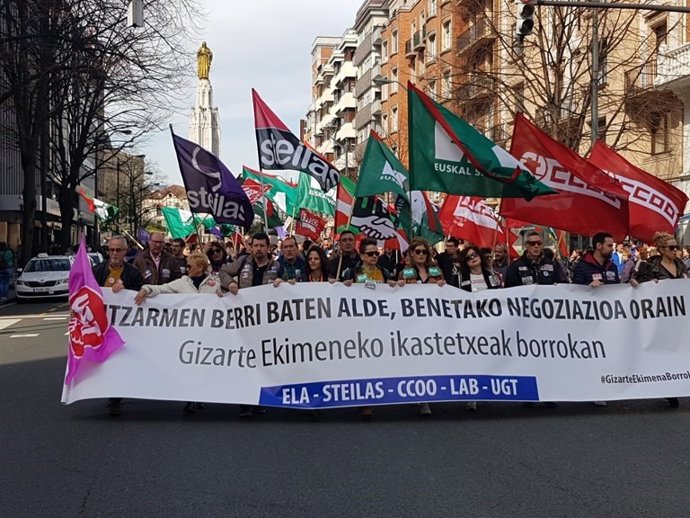 Archivo - Manifestación de sindicatos de centros concertados de inciativa social