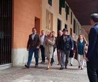 De las Heras llega al Parlament arropada por el sector oficial de Vox en Baleares: "Hay unidad y se tiene que demostrar"