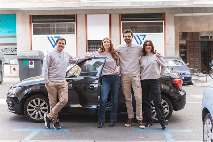 Archivo - De izquierda a derecha: Nathan Lehoucq, Andrea García Torrijos, Carlos Alonso Aguilar y Paloma Martín Benito, los cuatro fundadores de Hoop Carpool.