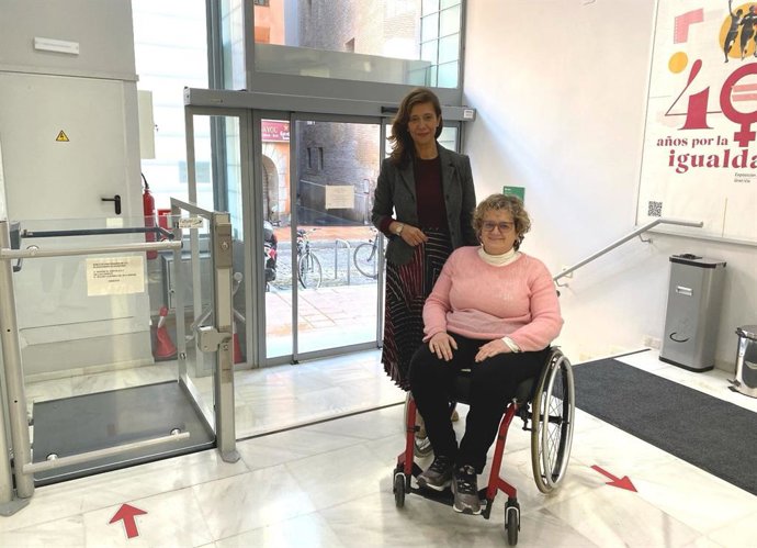 La Casa de la Mujer de Zaragoza estrena una nueva entrada más accesible