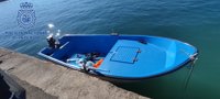 Rescatadas 23 personas tras llegar en patera a Cabrera