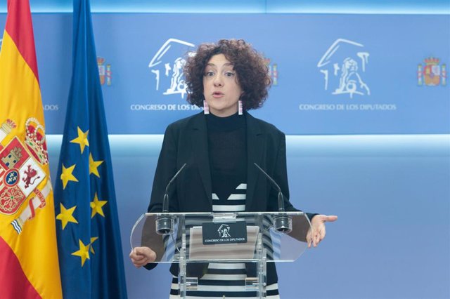La diputada de Sumar y dirigente de En Comú Podem, Aina Vidal, interviene durante una rueda de prensa posterior a la Junta de Portavoces, a 9 de enero de 2024, en Madrid (España).