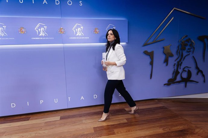 La portavoz de VOX en el Congreso, Pepa Millán, a su llegada a una rueda de prensa en el Congreso de los Diputados.