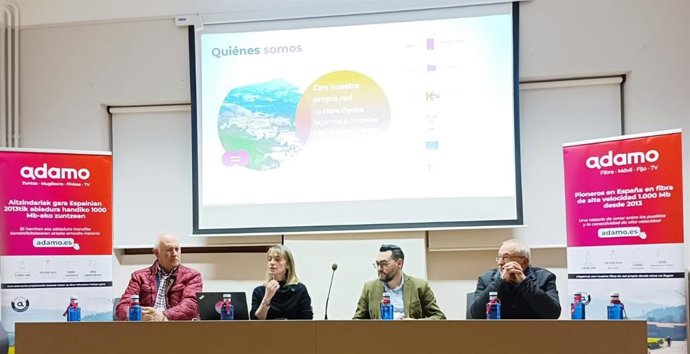 De izda a dcha: Camino, Higueras, Rodríguez y Bidegain.