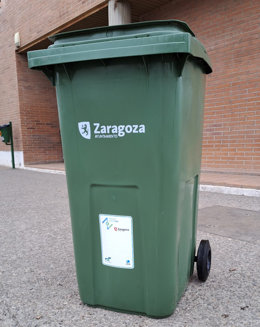 El Ayuntamiento de Zaragoza sustituirá más de 5.000 cubos de recogida de basura de comunidades a partir del lunes