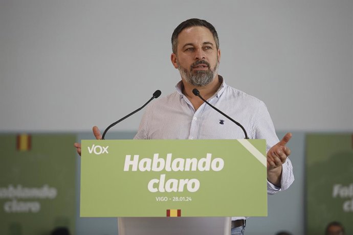 Archivo - El presidente de Vox, Santiago Abascal, interviene durante un acto público de precampaña, en el Auditorio Palacio de Congresos Mar de Vigo, a 28 de enero de 2024, en Vigo, Pontevedra, Galicia (España). Se trata de la segunda jornada de Abasc