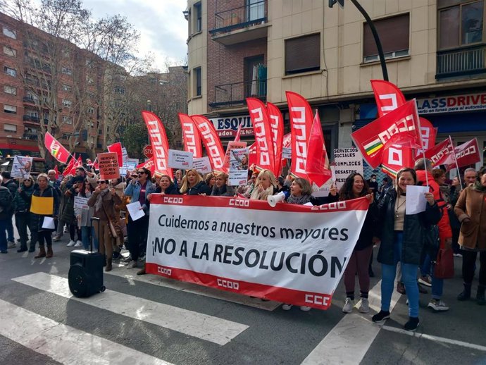 CCOO pide la retirada de la resolución de residencias: "Si no hay penalizaciones, ¿para qué van a buscar profesionales?"
