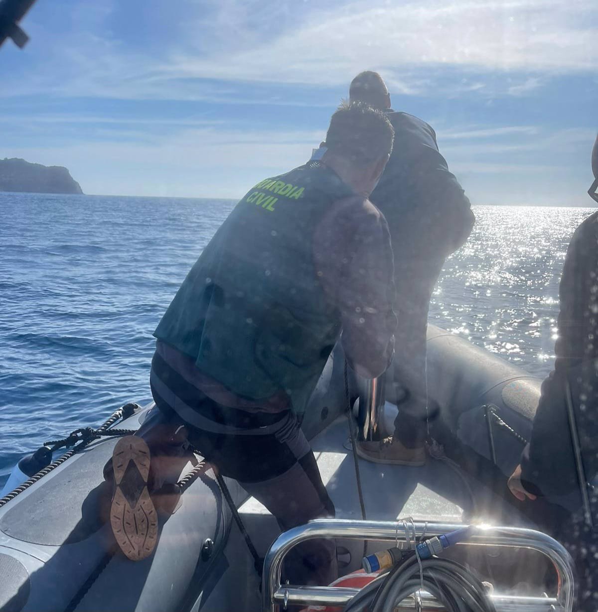 Denuncian en Melilla a un joven por practicar pesca submarina en un área  protegida de la costa