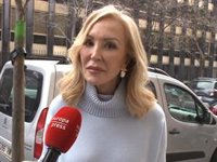 Carmen Lomana atiza sin piedad a Ágatha Ruiz de la Prada: "Me da vergüenza. Le está patinando la cabeza"