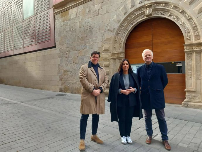 El PSOE critica la decisión de cobrar "por entrar a un edificio municipal como el CCR" y afea la "poca ambición" del PP