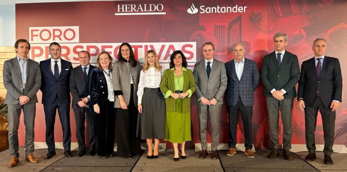 La vicepresidenta segunda y consejera de Economía, Empleo e Industria del Gobierno de Aragón, Mar Vaqueroclausura del Foro Perspectivas Empresariales, organizada por el Banco Santander y Heraldo de Aragón