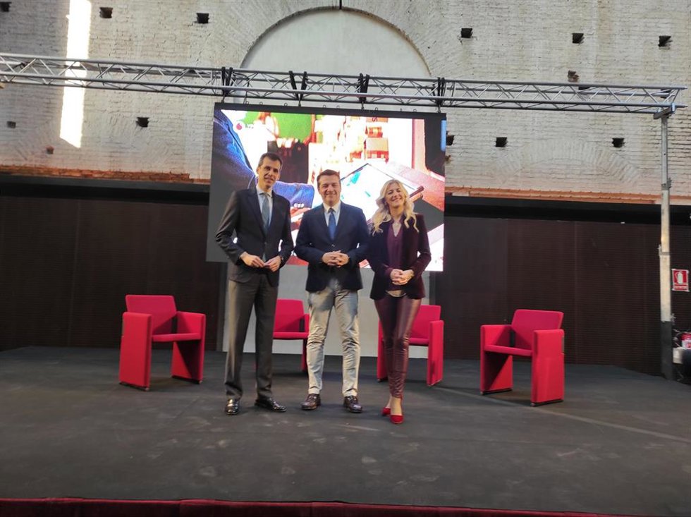 Rafael Alcaide, José María Bellido y Lourdes Morales en la inauguración de la jornada.