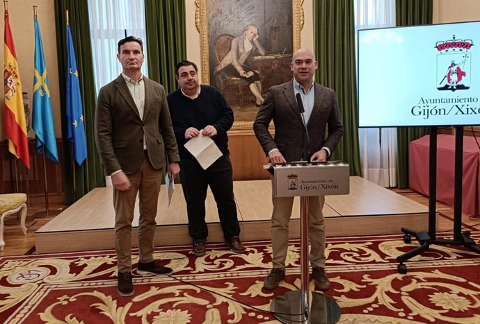 (De Izda A Dcha): Concejal De Relaciones Institucionales De Gijón, Jorge González-Palacios, Concejal De Tráfico, Movilidad Y Transportes Públicos, Pelayo Barcia, Y Portavoz De La Junta De Gobierno Local, Jesús Martínez Salvador.
