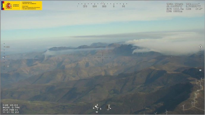 Imagen de la Junta donde se aprecia el humo del incendio en Espinosa.