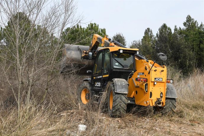 Un tractor durante una concentración de agricultores y ganaderos, a 6 de febrero de 2024, en Mediny (Girona) (España).