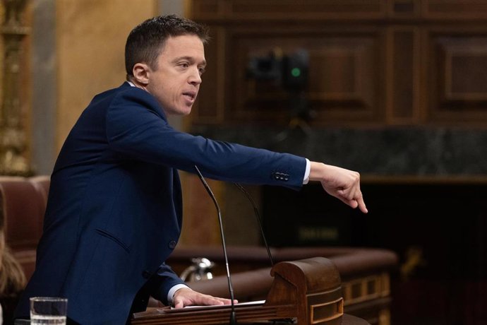 Archivo - El líder de Más País, Iñigo Errejón, interviene durante un pleno en el Congreso de los Diputados, a 20 de diciembre de 2023, en Madrid (España). 
