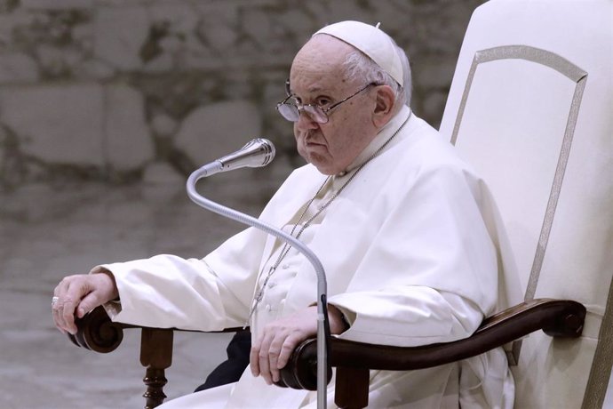 Archivo - 03 January 2024, Vatican: Pope Francis gives a speech during the Wednesday General Audience in St. Paul Hall at the Vatican. Photo: Evandro Inetti/ZUMA Press Wire/dpa