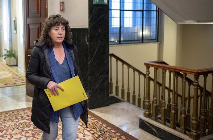 La diputada de ERC Teresa Jord a su llegada a una reunión de la Junta de Portavoces.