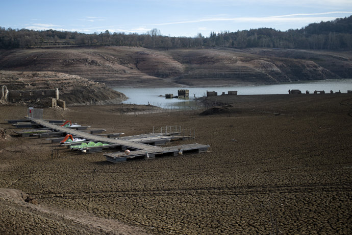 Imagen de archivo - Vista del pantano de Sau, a 22 de enero de 2024, en Barcelona, Catalunya (España). 