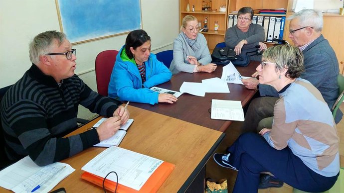 Reunió de Compromís amb els vens de la Fuensanta