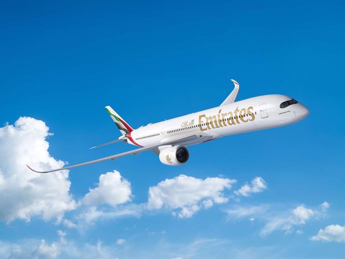 Archivo - Avión Airbus A350-900 de Emirates.