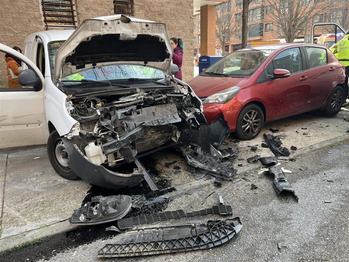 Un conductor se desvanece y arrolla a una mujer en silla de ruedas y su cuidadora en una calle de San Blas