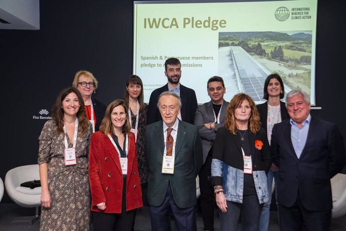 Representantes de las 12 bodegas españolas y portuguesas de IWCA.